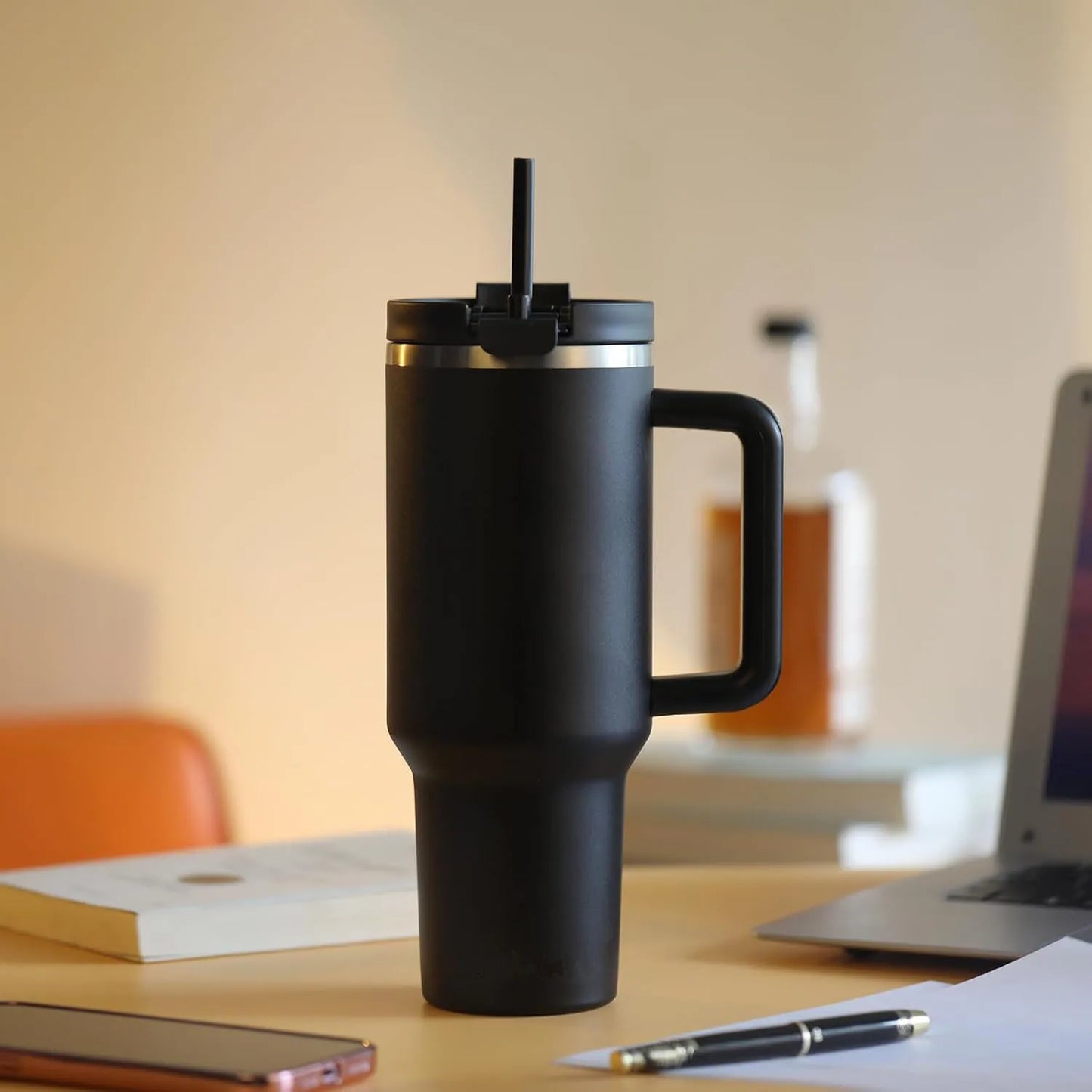 40 Oz Stainless Steel Vacuum Insulated Tumbler With Straw, Suitable for Outdoor Travel, Keeps Cold and Hot Drinks Chilled